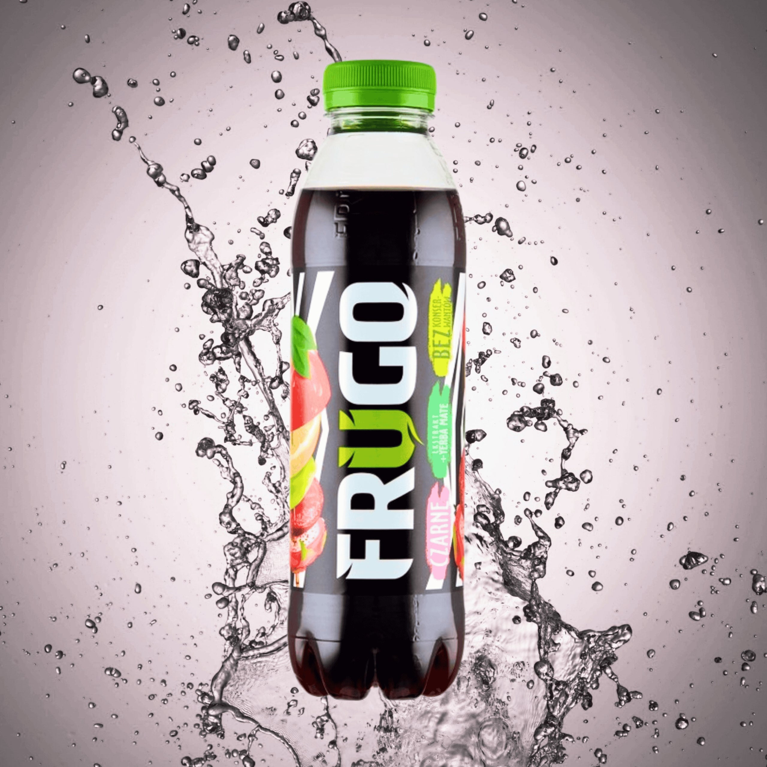 Frugo Ultrablack Getränk 500ml PET Flasche Trauben Kirsche Aronia Mate polnisches Erfrischungsgetränk