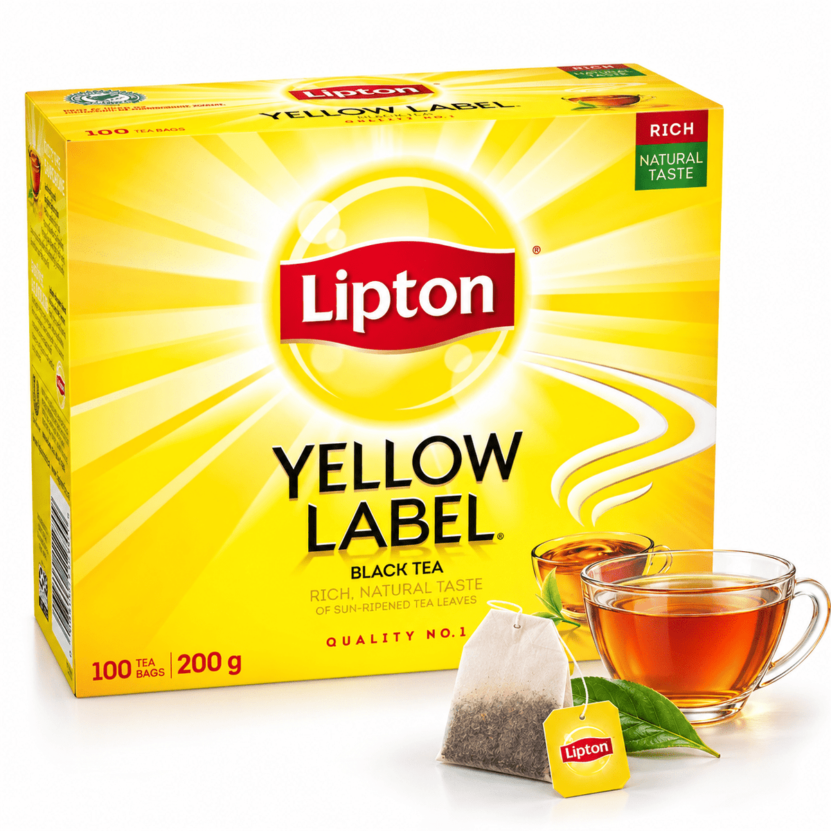 Lipton Yellow Label Schwarzer Tee 200 g mit 100 Teebeuteln, Teebeutel und Tasse Schwarztee auf weißem Hintergrund